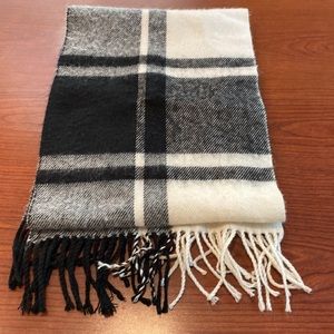 Pierre Cardin vintage fine muffler scarf